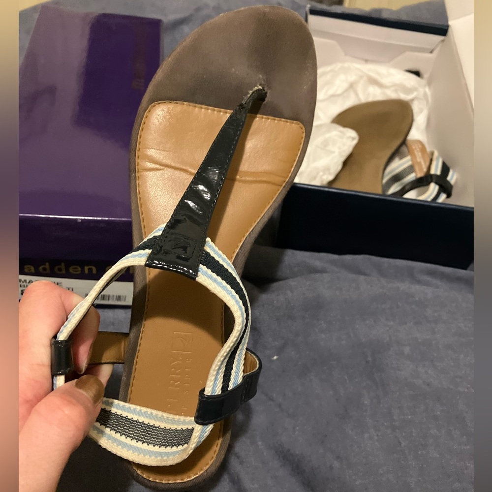 Sperry Topsider thong sandals